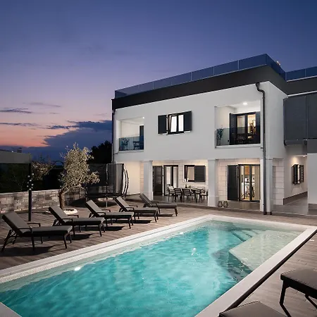 Blue Villa *