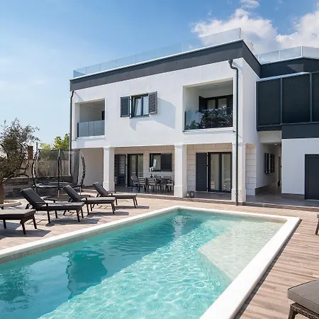 Blue Villa *